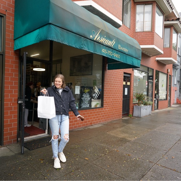 Meet your Posher, Caroline - Picture 3 of 6